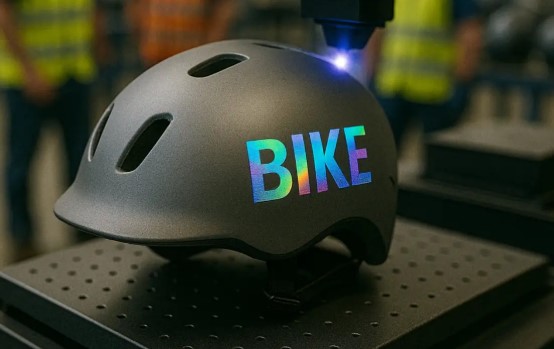 Dịch vụ in UV logo thương hiệu chuyên nghiệp mang đến giải pháp in ấn hiện đại, sắc nét và bền bỉ dành cho các doanh nghiệp muốn khẳng định dấu ấn thương hiệu trên nhiều loại vật liệu.